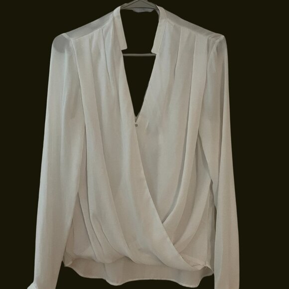 🤍 White V-Neck Blouse – Size S – Perfect for Business or Festive Occasions! 🤍 - Picture 1 of 3